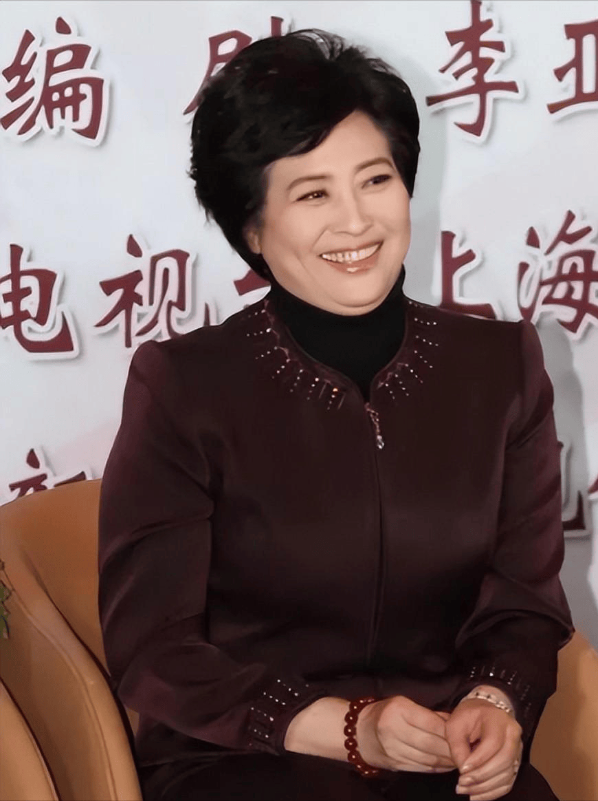 知名演员许娣:和初恋老公恩爱多年生一子,拍戏收入全都交给老公!