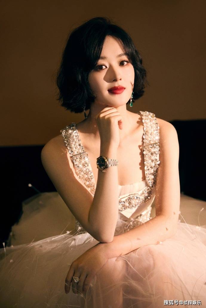 赢麻了!赵丽颖二封金鹰视后,谢娜发文祝贺"二弟"