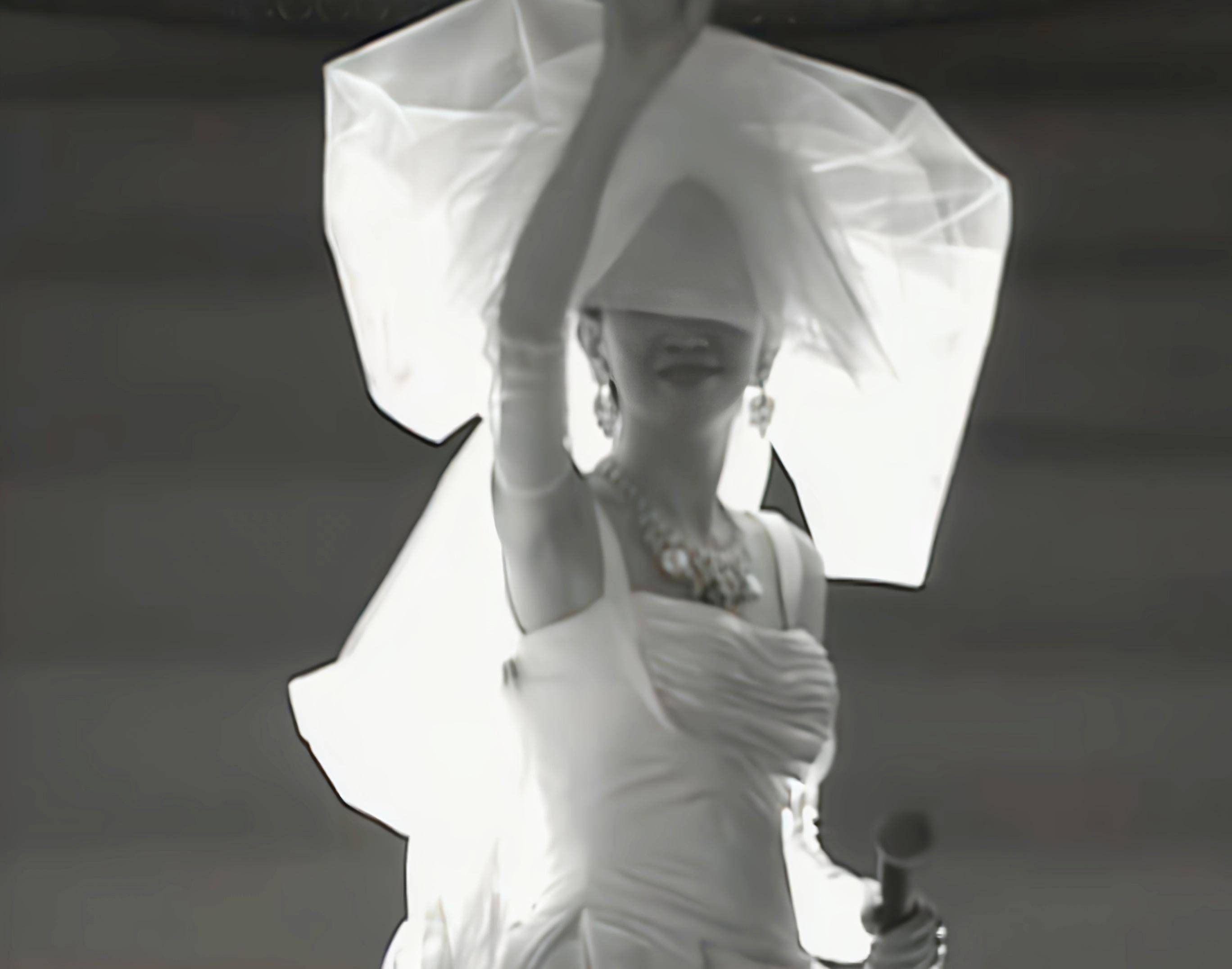 梅艳芳8000万遗产已花光,100岁梅妈被申请破产,1月25万不够挥霍