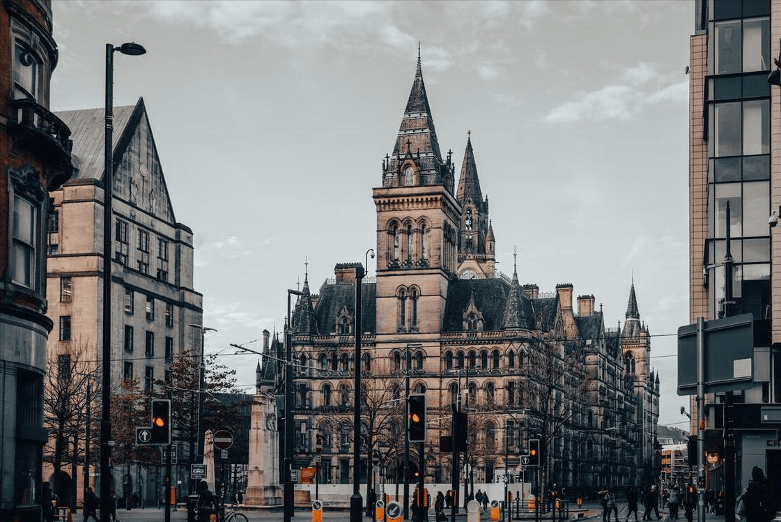 曼彻斯特大学低分高录项目:低门槛任读热门专业!