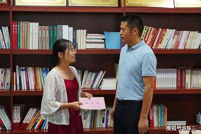 面对这一指控,曾区长坚决予以否认,坚称自己是清白的.