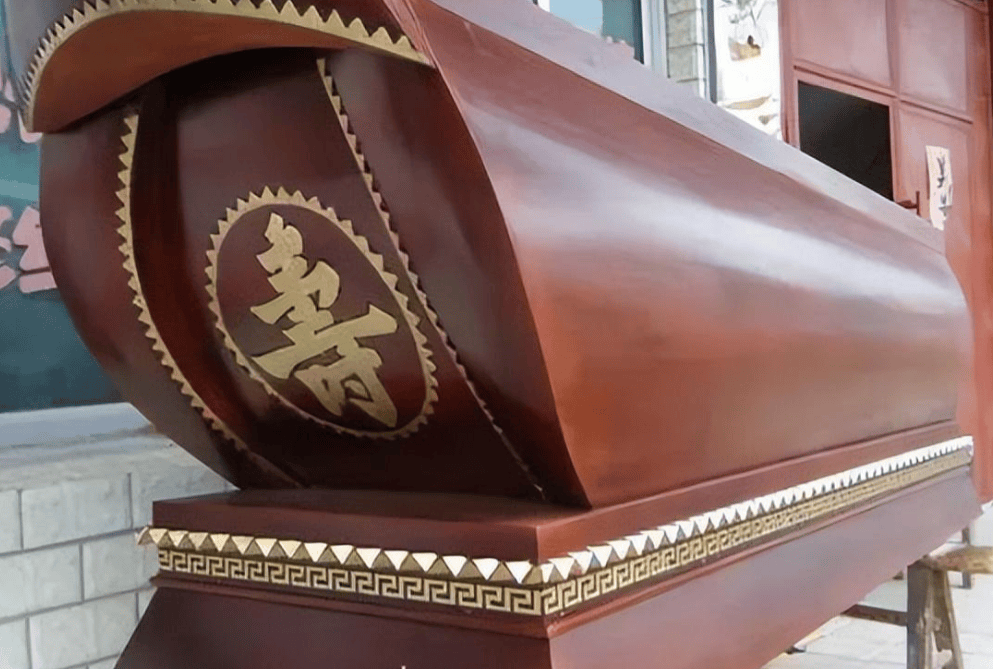 为什么棺材一头高一头低,一头大一头小呢?原来里面大有玄机!