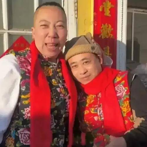 在家不干活、手上不离ad钙奶，雨姐背后的男人老蒯，另有三重身份_视频_东北_生活