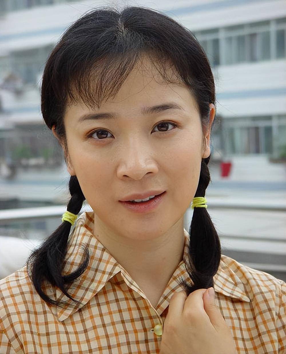 陈小艺:结婚24年分居12年,多次出轨小鲜肉,丈夫坐轮椅也不离婚_刘惠_嘉益_妻子