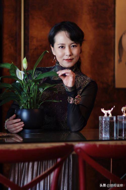 武晔:她是《雍正王朝》的郑春华,更是胸围超过柳岩的女神!_观众们_角色_演艺事业