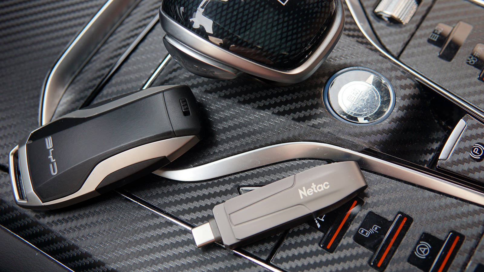 多场景应用下的速度与激情，朗科（Netac）1TB USB3.2 超疾速固态U盘！