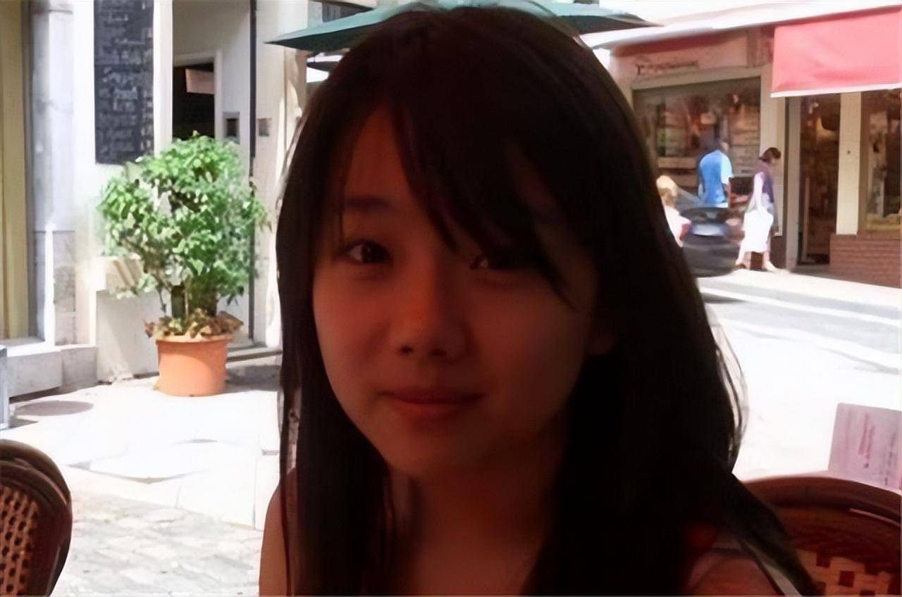 更让人惊掉下巴的是,胡雅斯这次出家可不是随随便便玩玩而已.