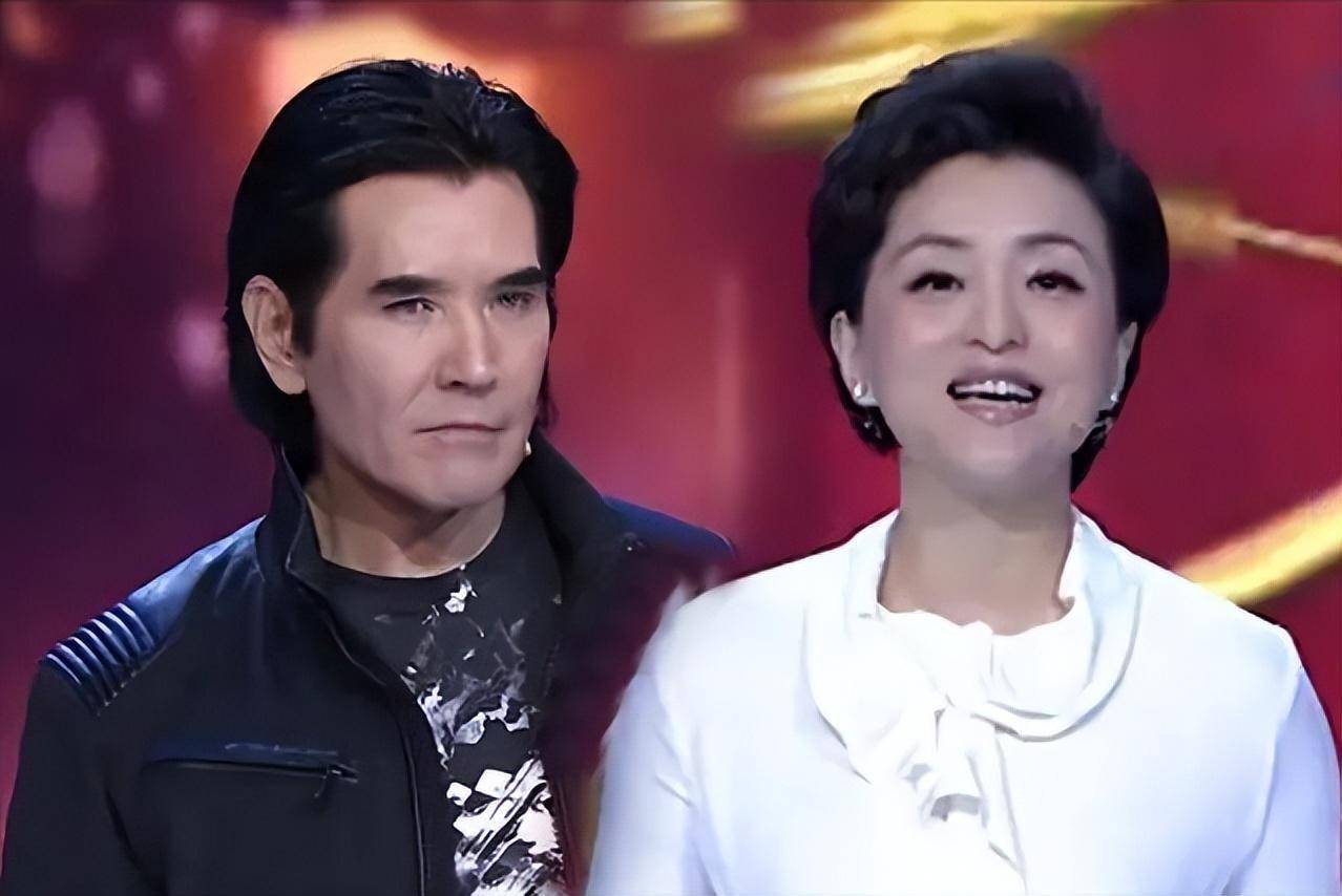 有一天一位不要命的记者竟然直接问费翔:你俩到底是不是在谈恋爱啊?