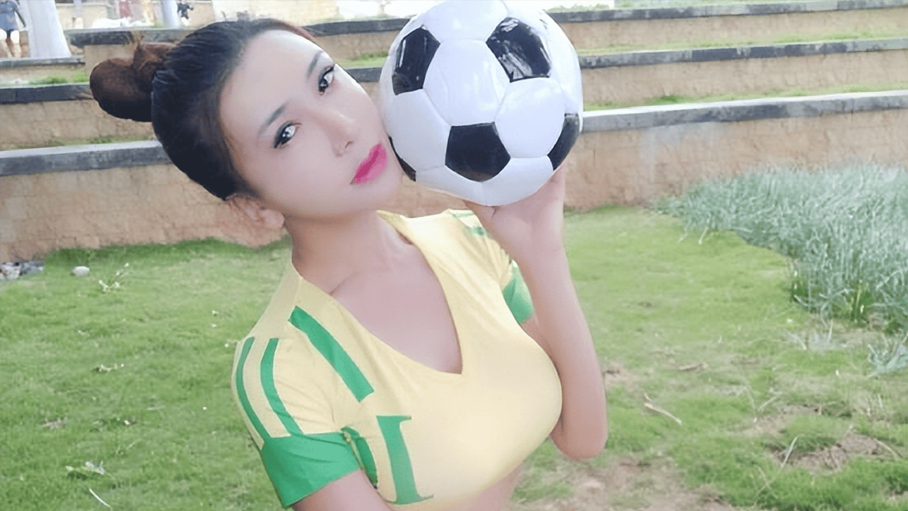 最美"潘金莲"龚玥菲,强吻郭德纲,两任男友一个侏儒,一个2米4