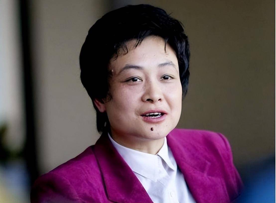 何智丽:入日籍改名小山智丽,打败邓亚萍大叫哟西,如今过得好吗