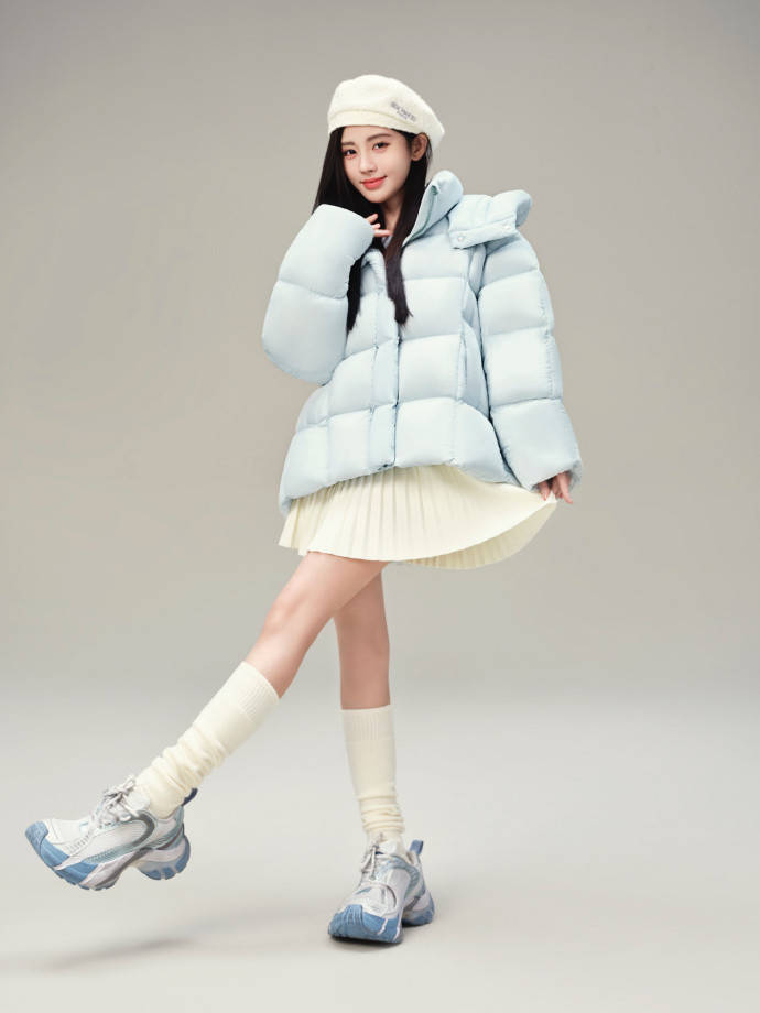 鞠婧祎的冬季穿搭灵感大揭秘!彩色冬天更有趣,不愧为时髦精的榜样