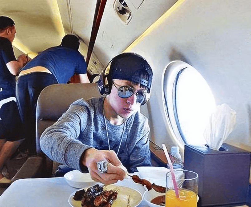 6亿私人飞机,"沪上皇"秦奋啥来头?