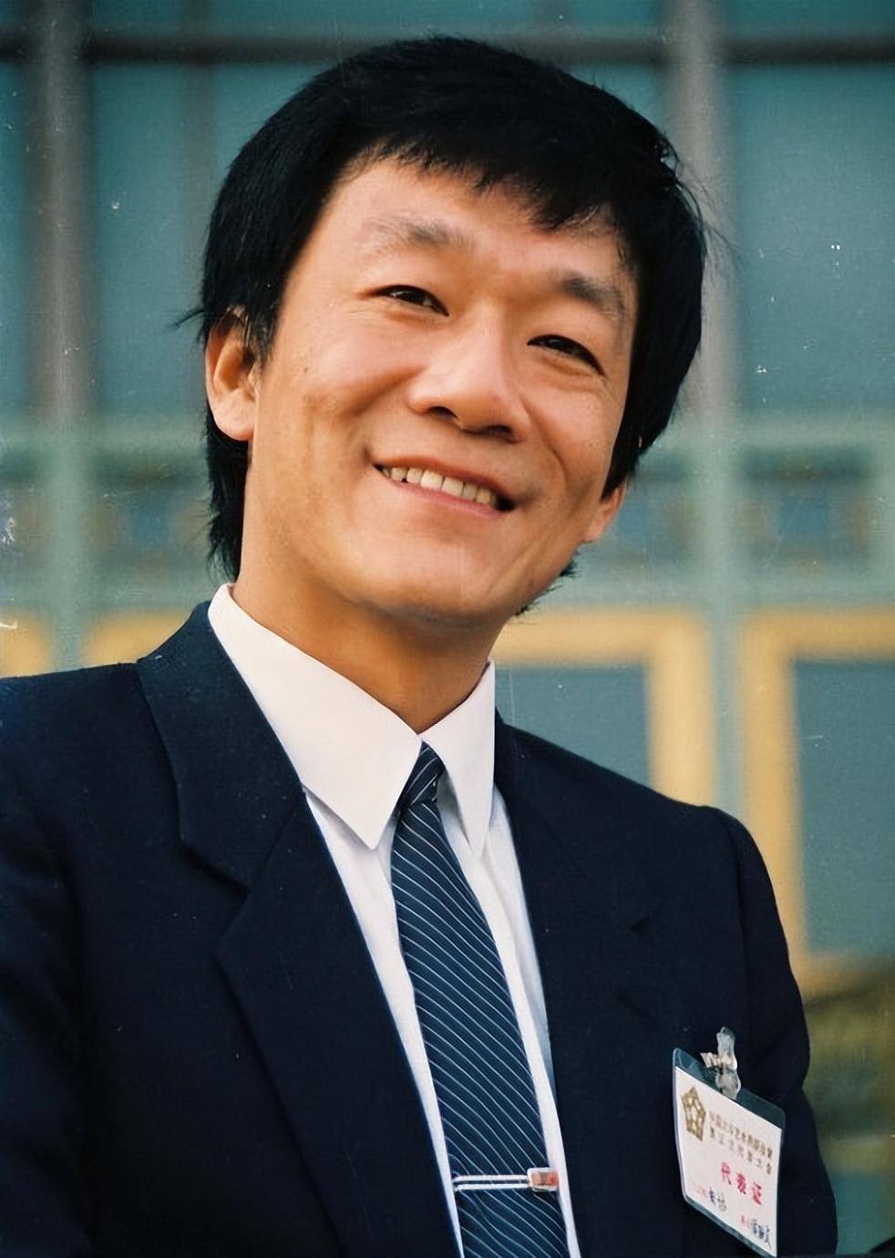 这让侯耀文和石富宽两人的名字,开始逐渐被大众所熟知.