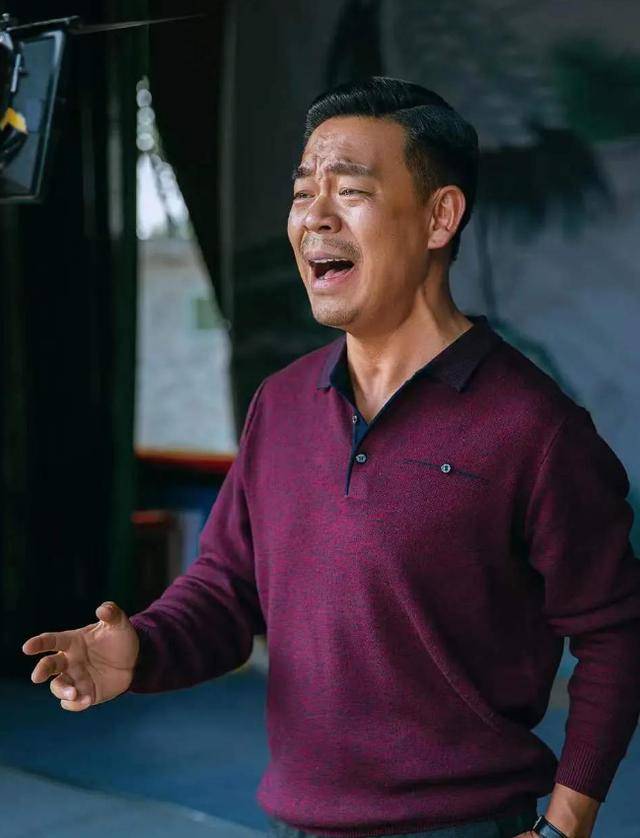 春晚走红,得罪杨坤20年不敢说话,56岁仍未婚未育_音乐界_演出_张嘉译