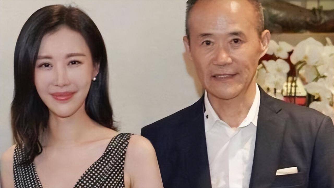离婚12年，王石再娶娇妻立志活到89岁，遭遇车祸的前妻如今怎样了_王江穗_田朴珺_军人家庭