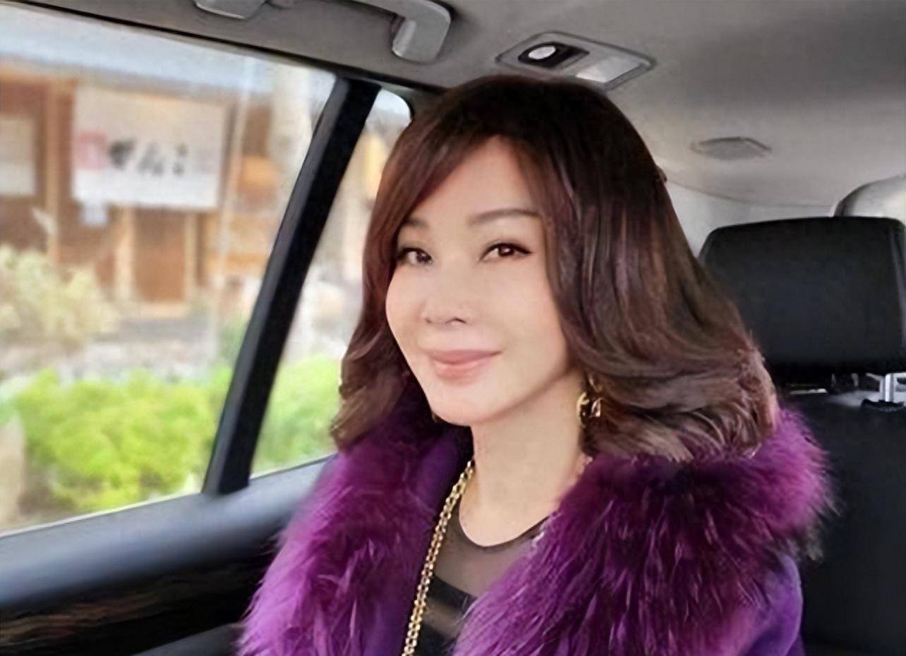 "亿万富婆"陈美凤:身边仍追求者不断,现男友比她小