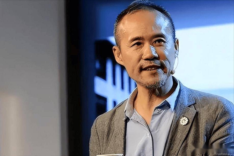离婚12年，王石再娶娇妻立志活到89岁，遭遇车祸的前妻如今怎样了_王江穗_田朴珺_军人家庭