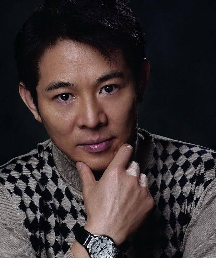 李连杰近况曝光:脸部浮肿老到脱相,看着有点吓人