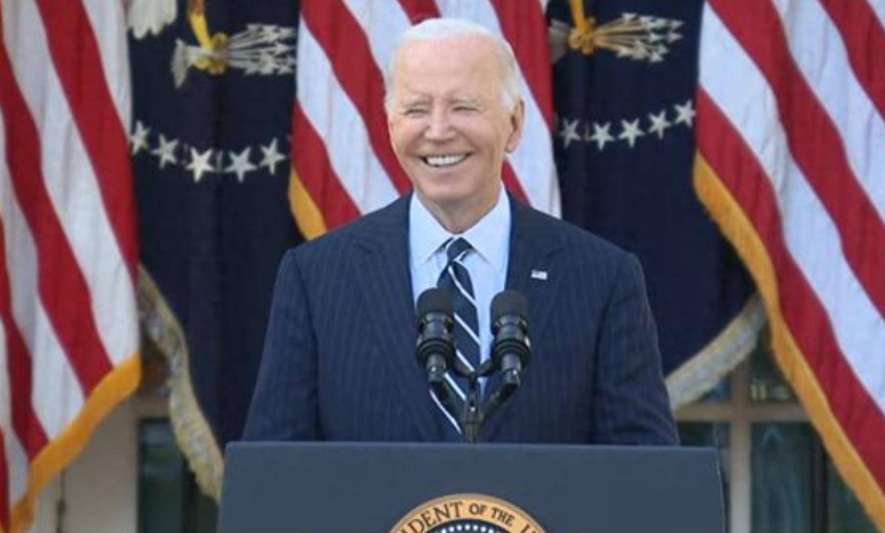 民主党开始清算,败选"战犯"浮出水面,拜登全国讲话笑得很开心