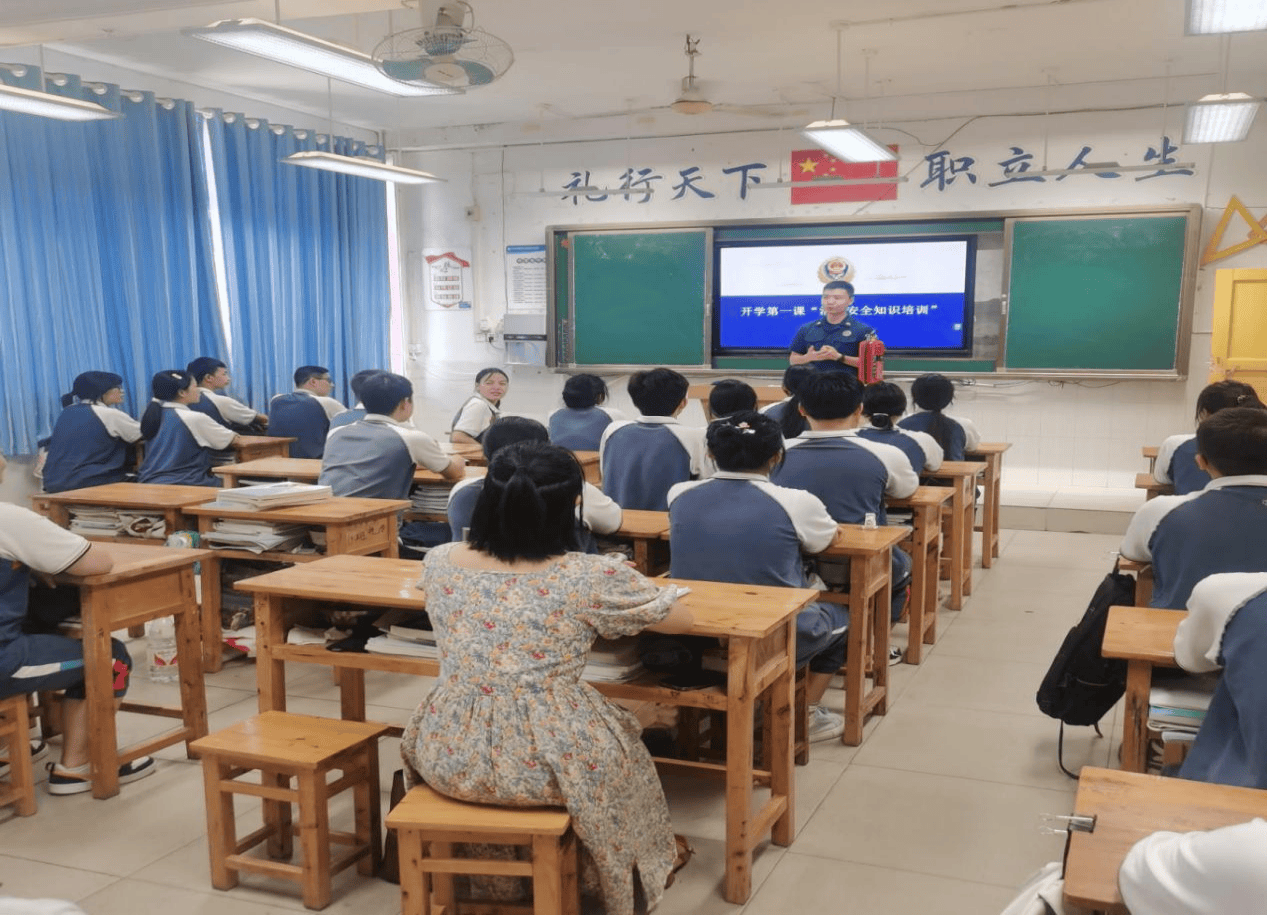 预防为主 生命至上——泸州市纳溪区江南职业中学消防安全宣传月活动