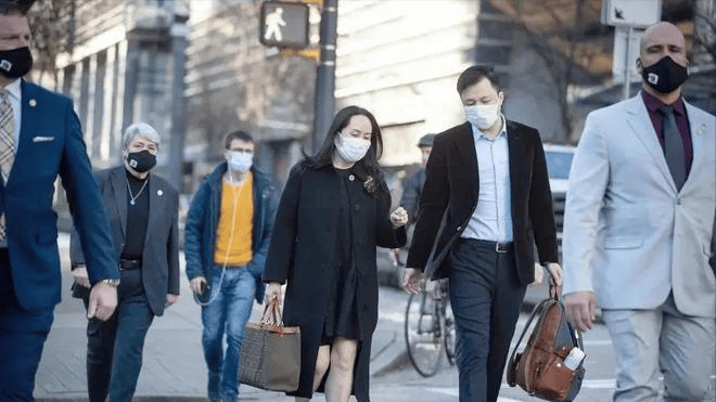 孟晚舟现身大学做演讲!普通话被指不标准,又美又胖酷似李英爱