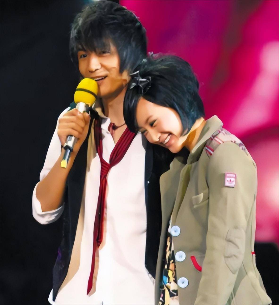 51岁朴树现状:与妻子各忙各的 无儿无女租房生活 没钱了就上节目