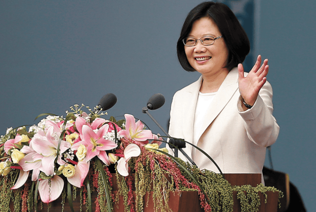 股票行情:局势变了！大陆不用出手了？蔡英文一举轰动两岸，统一势在必行