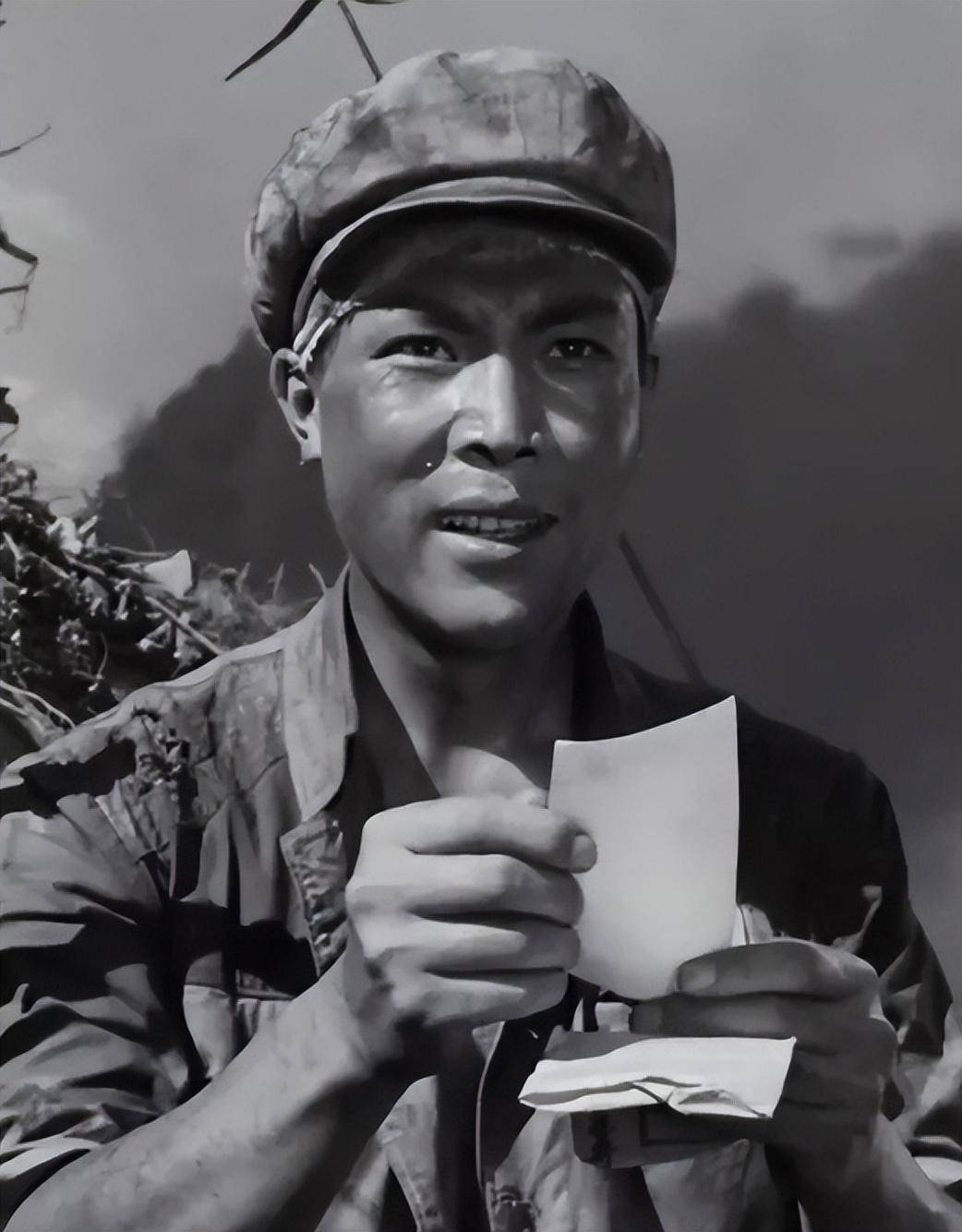 演员刘世龙:先后丧子丧妻,73岁三婚娶影迷,去世后与前妻合葬