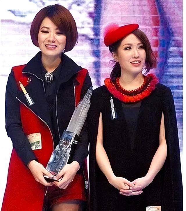 爷爷是叶剑英元帅 父亲是商界大佬