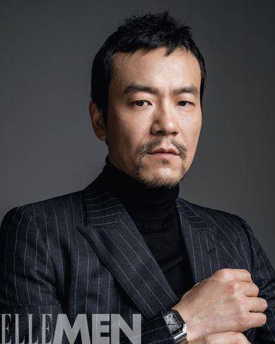 这部电视剧的主演是廖凡和朱珠,这真的是让人意想不到的搭配,廖凡和