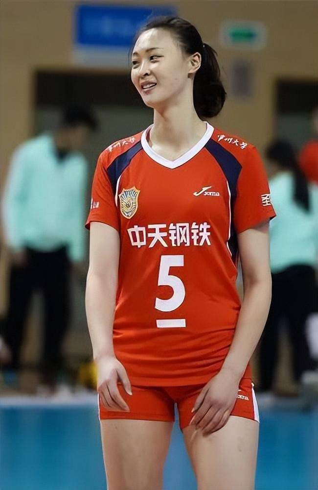 有争议队员,曾与朱婷不和,蹭女排ip,被嘲讽"花瓶"_惠若琪_比赛_排球队