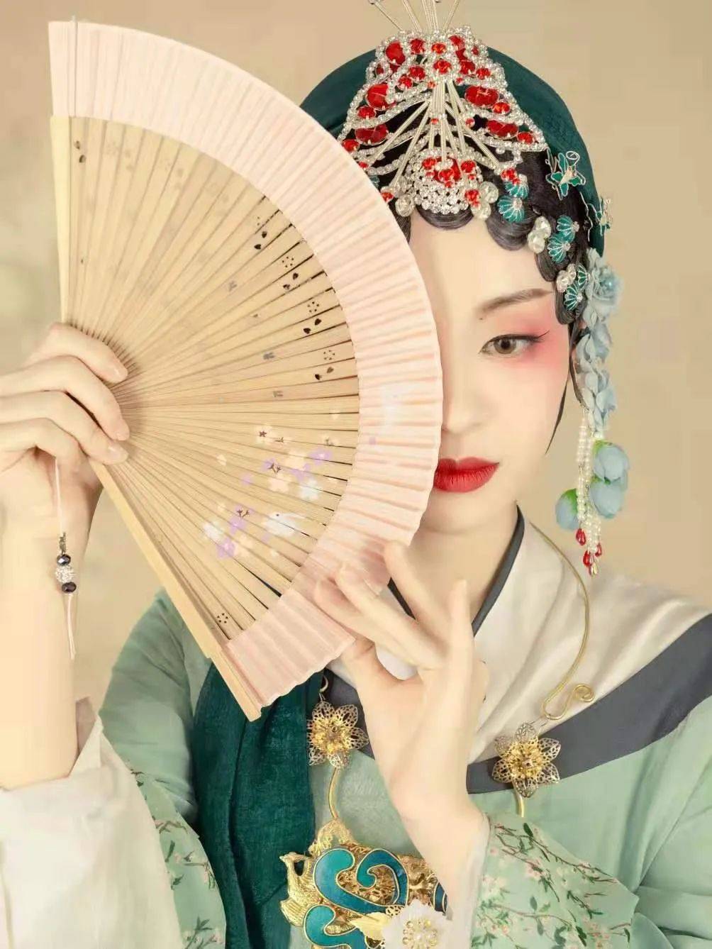 躲进剧里过炎天