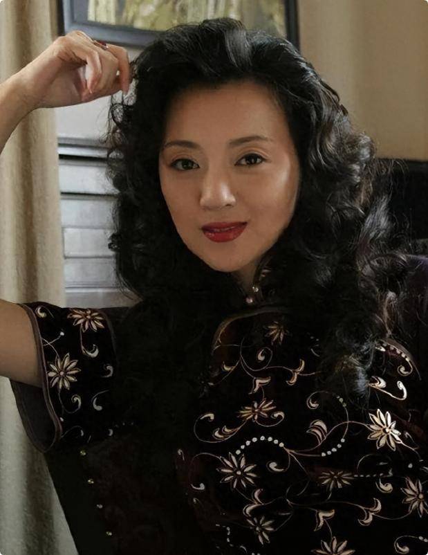 5登春晚火遍全国,却沦落至精神病院,谁害了"小品女王"金玉婷