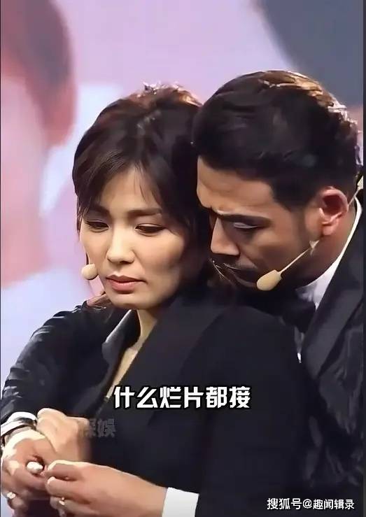 有网友爆料称,刘涛与一名健身男教练关系亲密,虽然照片中的他们是在做