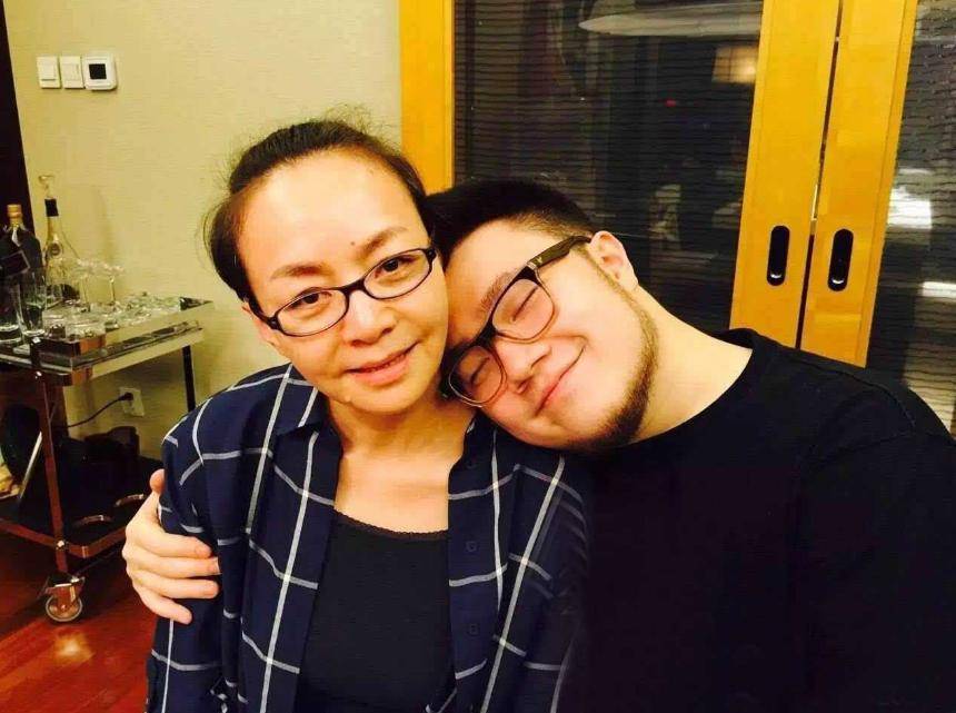 宋丹丹儿媳博谷:嫁小七岁巴图生两子,与婆婆当"姐们"幸福美满