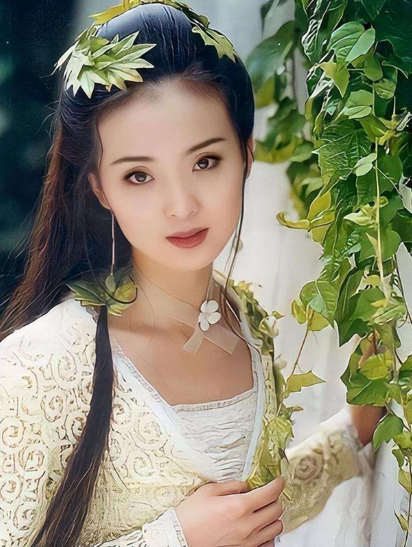 "晴格格"王艳:嫁大11岁二婚富豪,被婆婆和继子宠上天