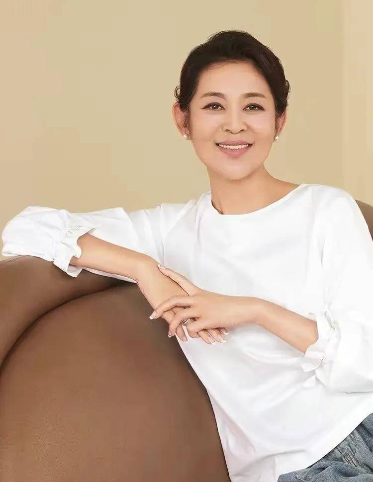 倪萍:一生五段感情,三次婚姻,用十年的时间见证母爱的伟大