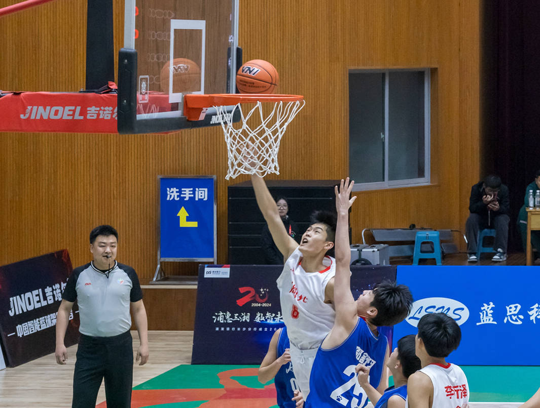 轰41分+6记三分！中国男篮又一18岁新星崛起：得分榜第一力压名将