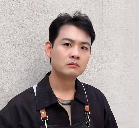 张玉浩公开回击卢鑫,从未辱骂其父亲,并曝其多次违规公款私用