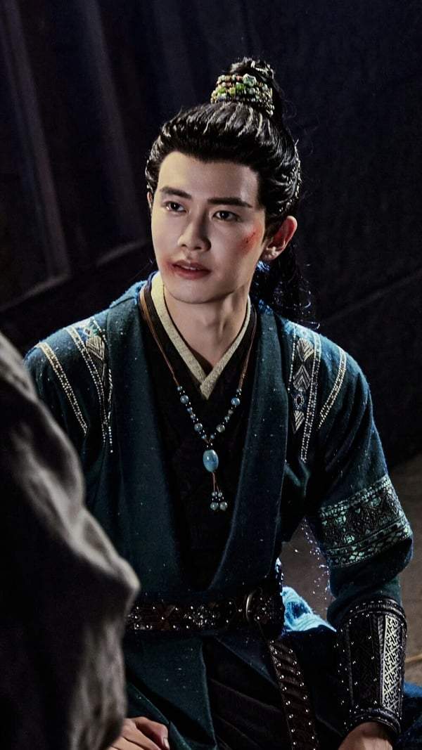 图片来源:微博古装剧男星的异域造型7:方逸伦 饰演《漠风吟》霍擎云