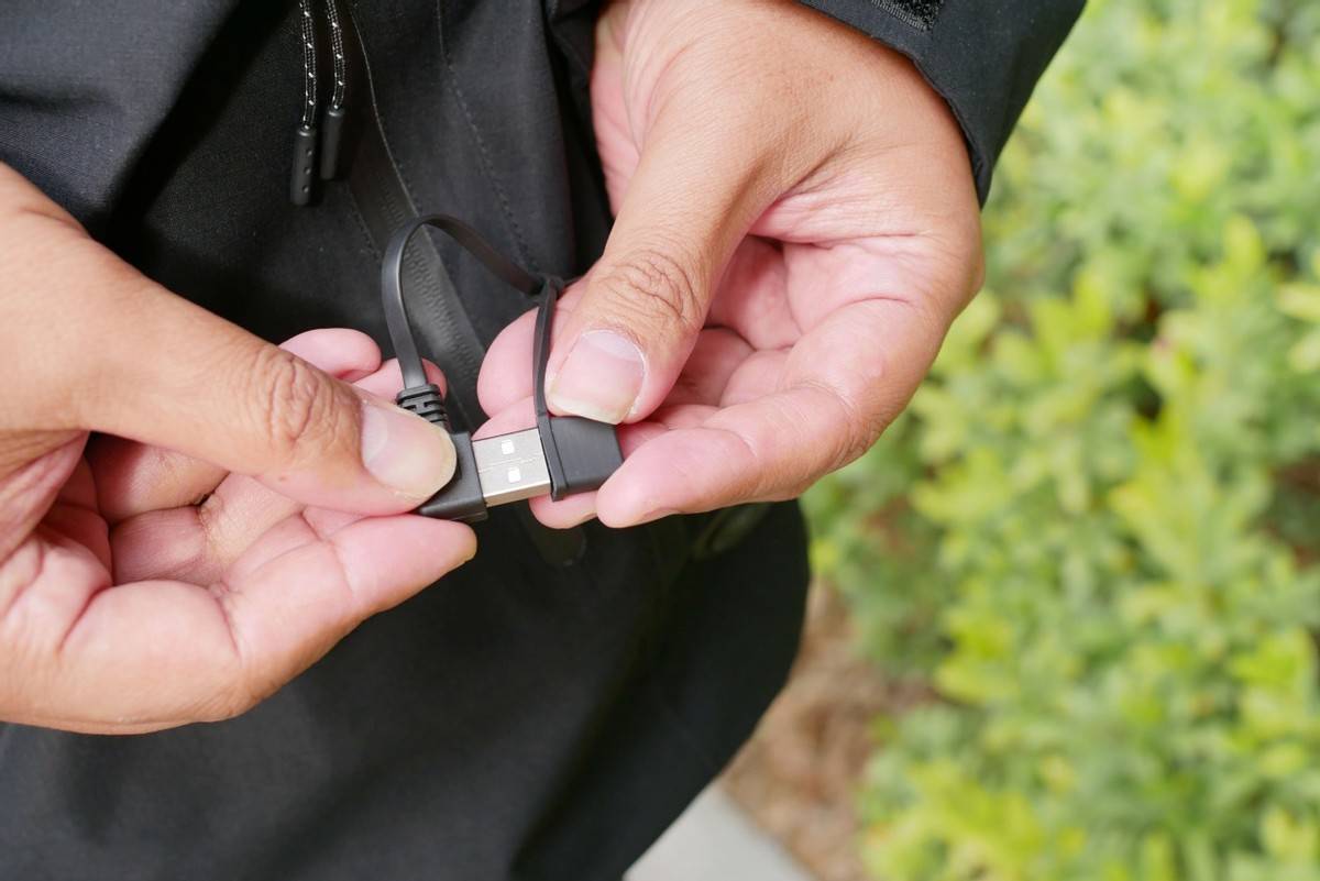 RUNYON智能温控抗寒气绒服：冬日出行好物，科技与时尚的完美碰撞