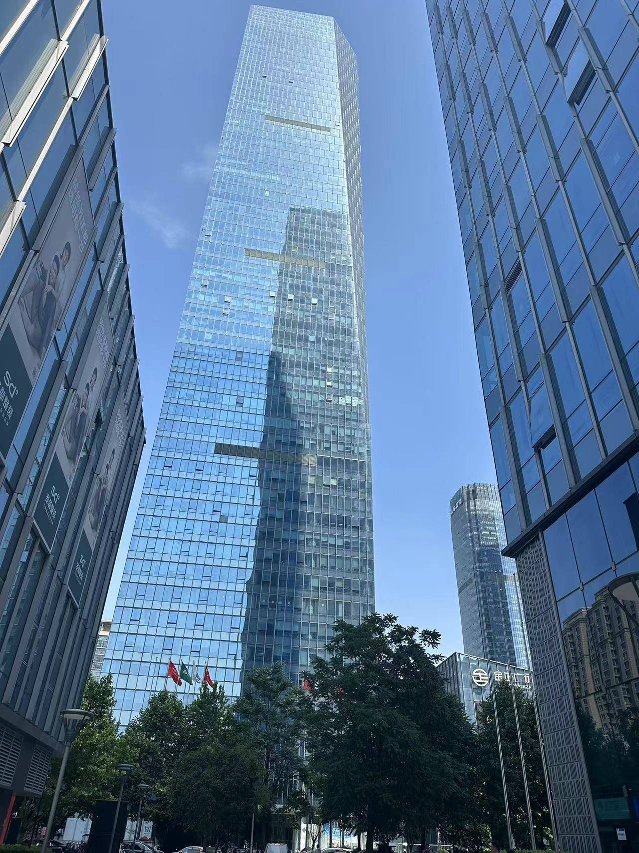 高新区商铺售楼部直销 | 绿地中央广场商铺——繁华地段 层高九米 不