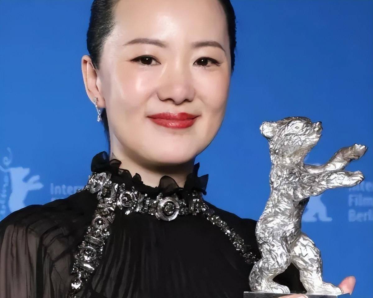 影后咏梅:和栾树相伴近30年,被宠成公主,52岁还没有孩子