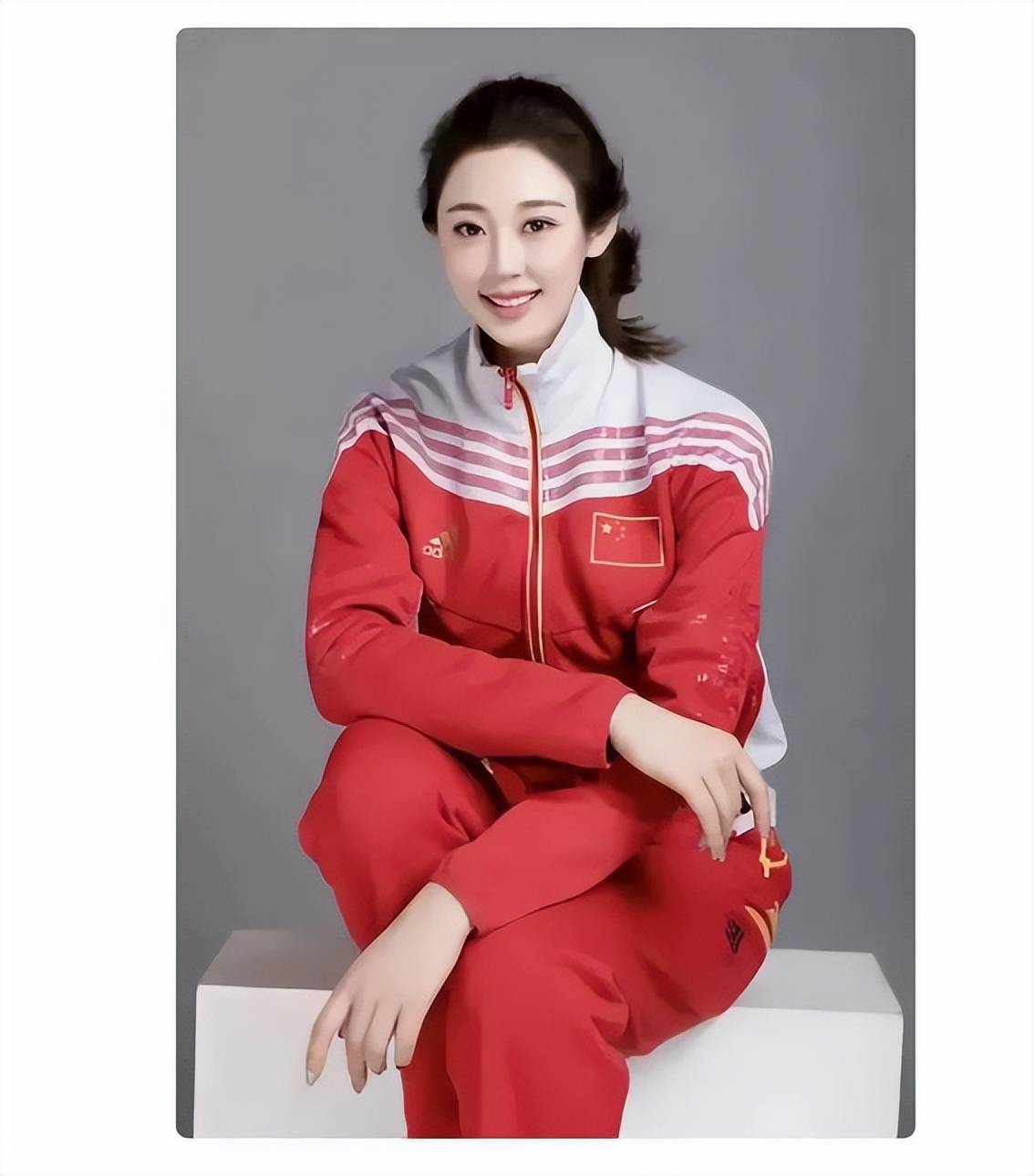 退役击剑冠军秦雪,百万网红,被誉为黑丝女王 网友:管局,来活了_生活_吴柳芳_职业