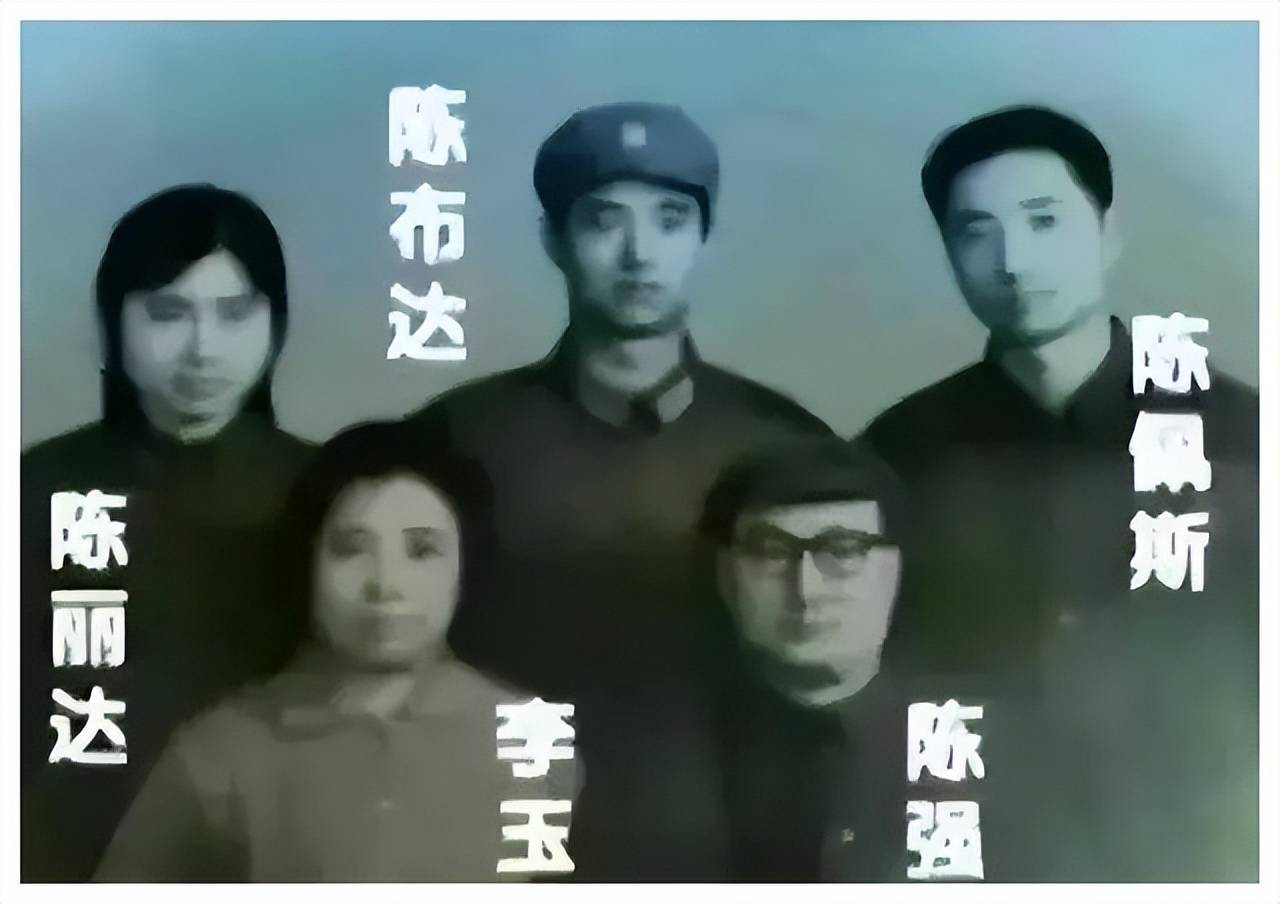 照片中的陈佩斯,那模样活脱脱