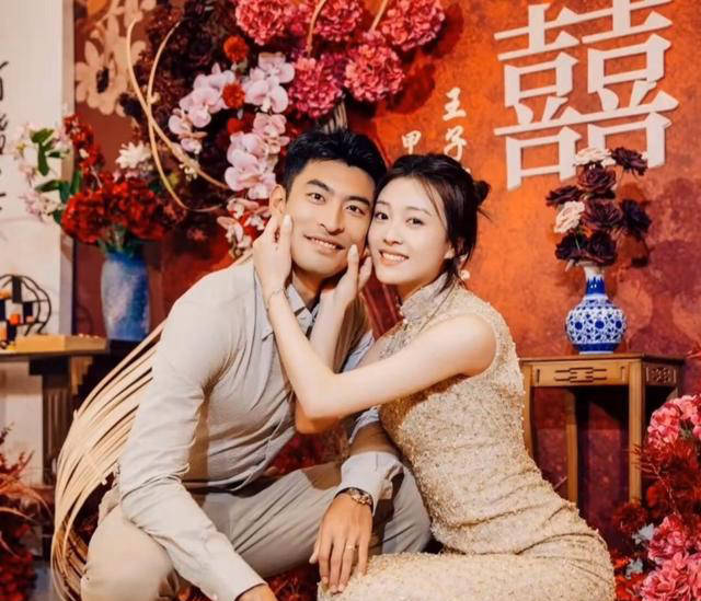 国足第一帅哥28岁王子铭在家乡青岛举办梦幻婚礼，与清纯甜美娇妻完美配对
