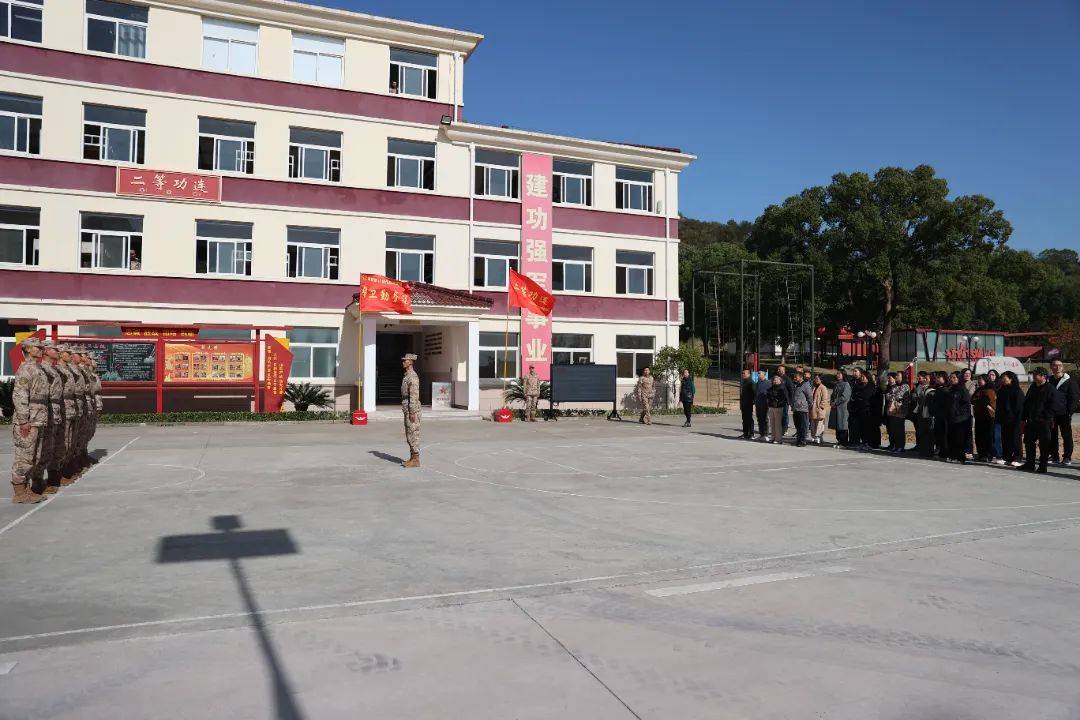 新兵家属进驻苏73049部队军营,见证成长,共享荣光!