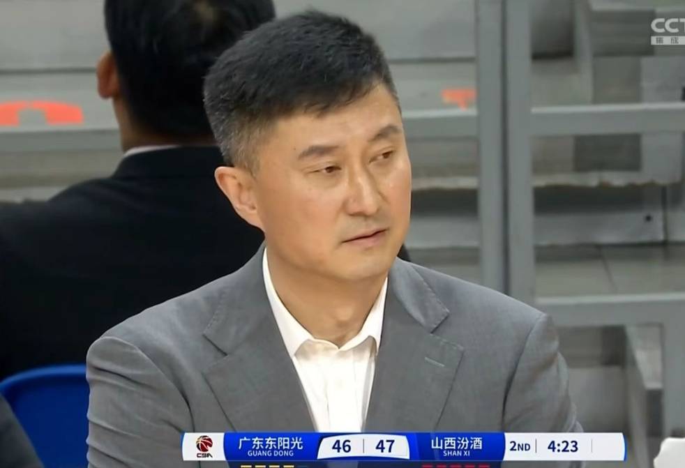 广东男篮2分险胜山西，徐杰17+10读秒绝杀，吉伦沃特46+5倾尽全力