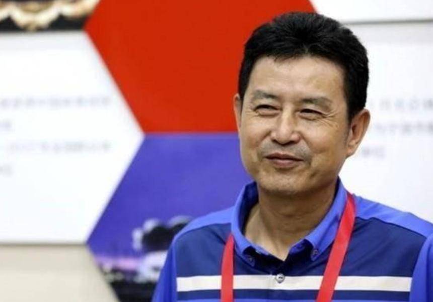 女排名帅陈忠和:和郎平亦师亦友,前妻意外离世,二婚娶女排队员