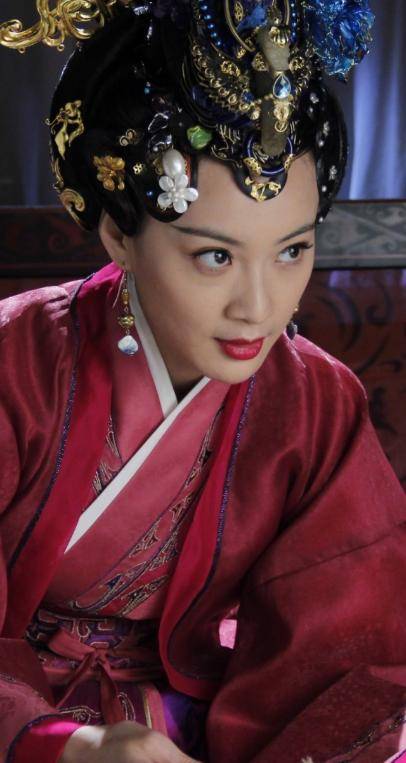 演员徐梵溪:出道18年不温不火,前男友娶李小冉,40岁怎样了